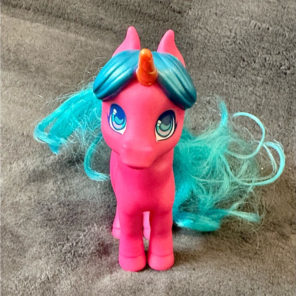 My Little pony Greenbrier International 2021 Pink Pony Electric Blue Hair